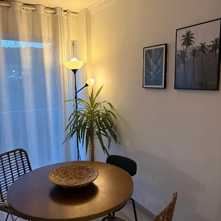 Centre Proche Chu شقة روان