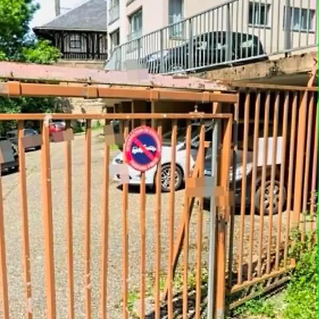 Centre Proche Chu Apartment