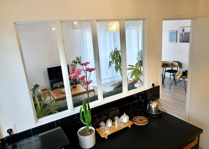 Centre Proche Chu Апартаменты