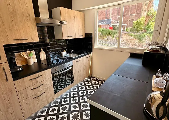 Centre Proche Chu Apartment